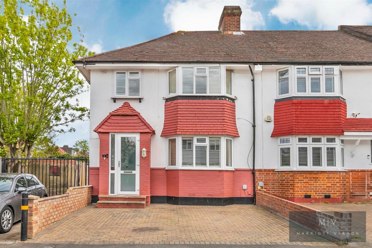 Brockenhurst Way, London