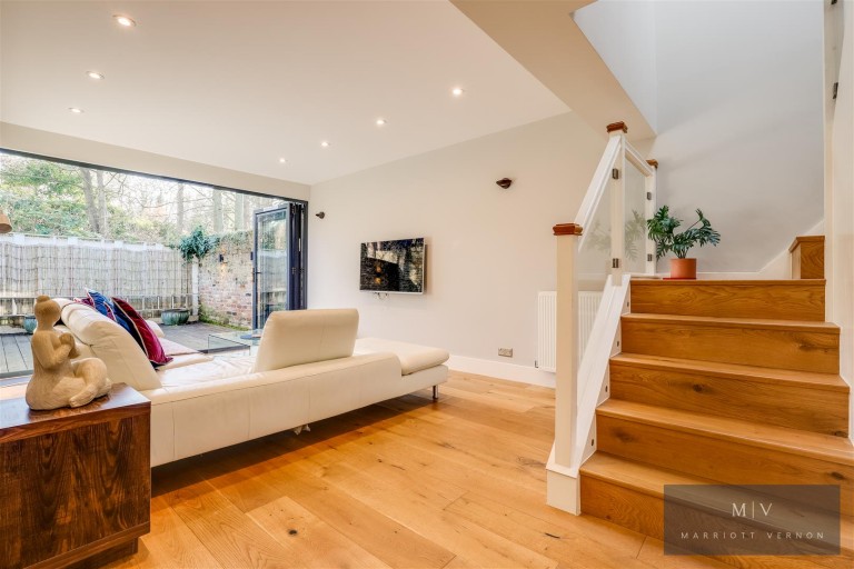 Hunters Way, Croydon